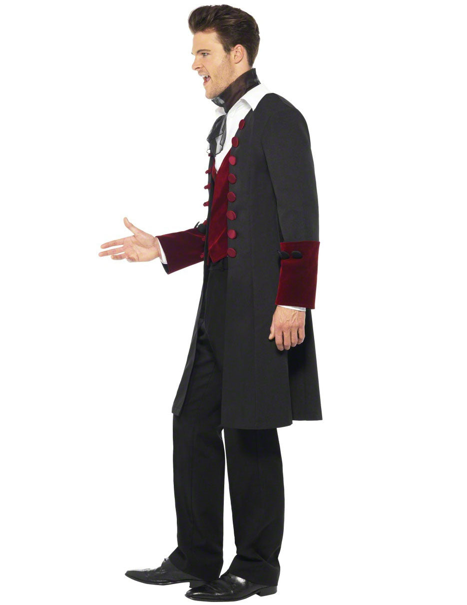 Vue de profil du déguisement de vampire