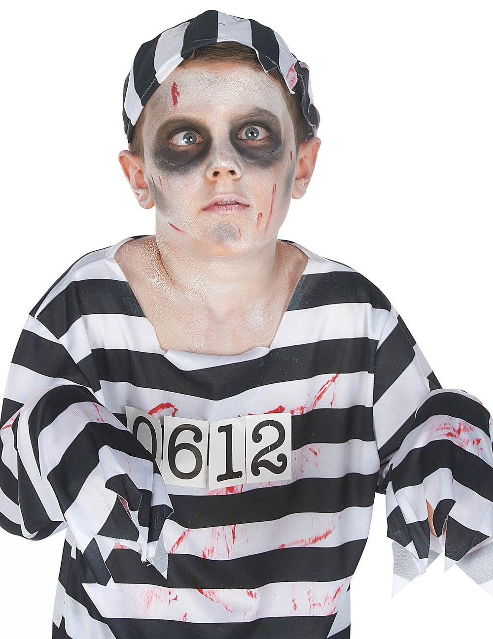 Prim-plan pe machiajul costumului de zombi prizonier băiat halloween