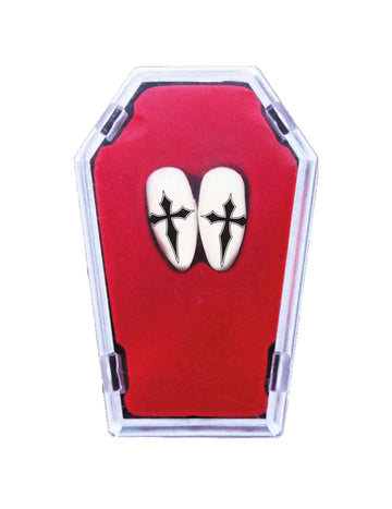 Dents de vampire avec croix gothiques