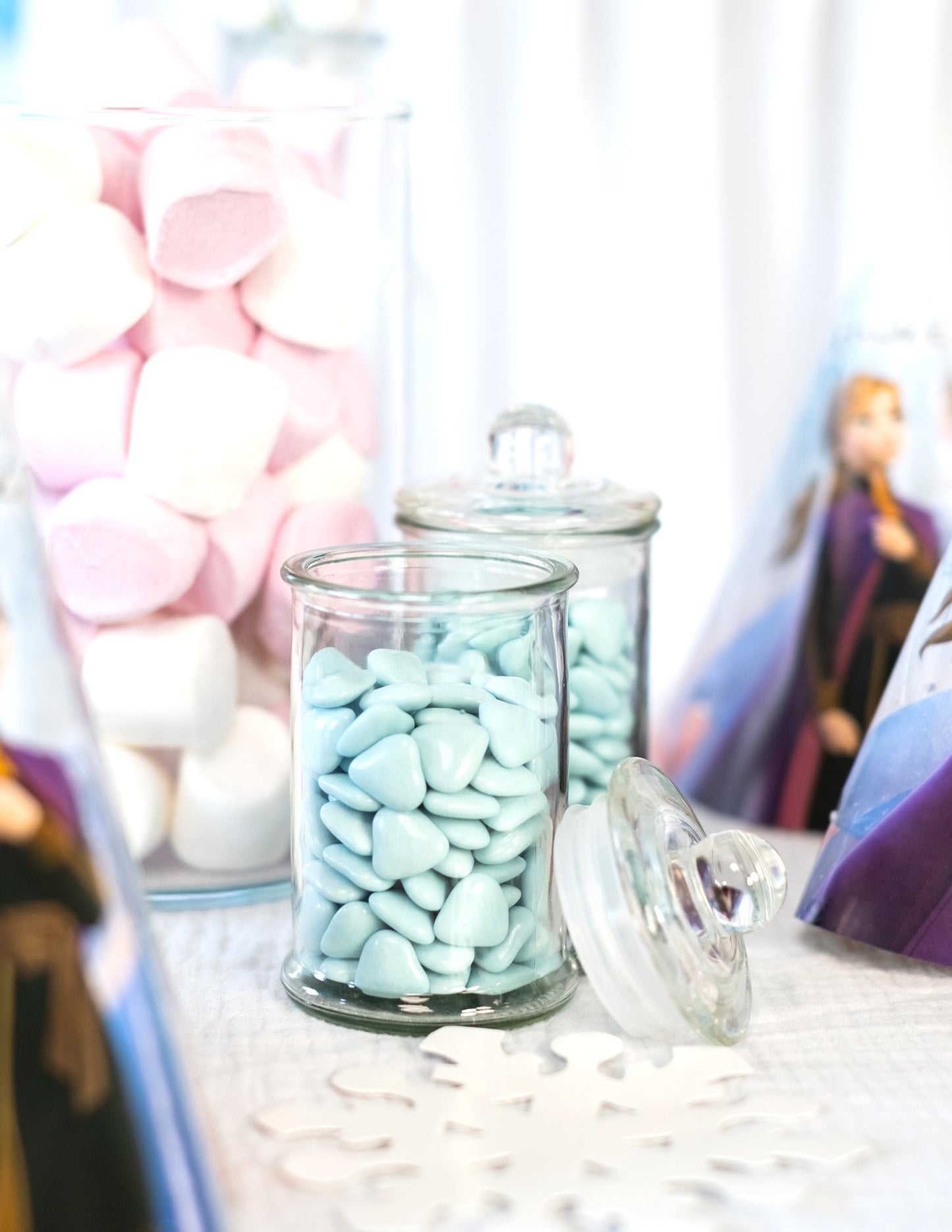 Bomboane mini inimă din ciocolată culoare albastru deschis 250 gr pentru împărtășanie 