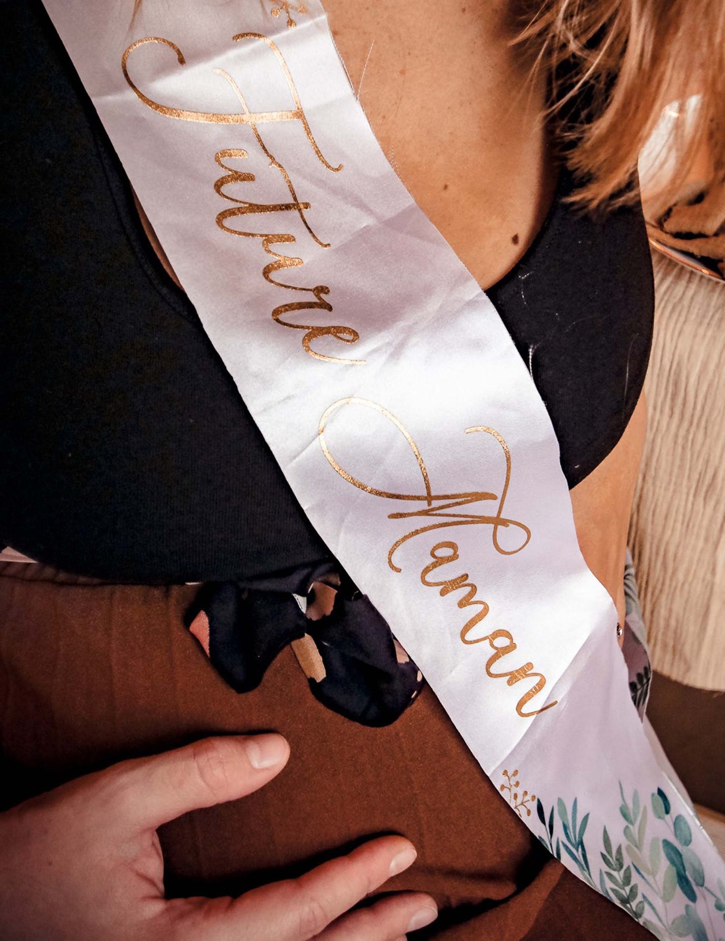 Eșarfă maternitate Oh Baby, pe bază de plante și aurie, 78 x 9,5 cm pentru petrecerea de baby shower