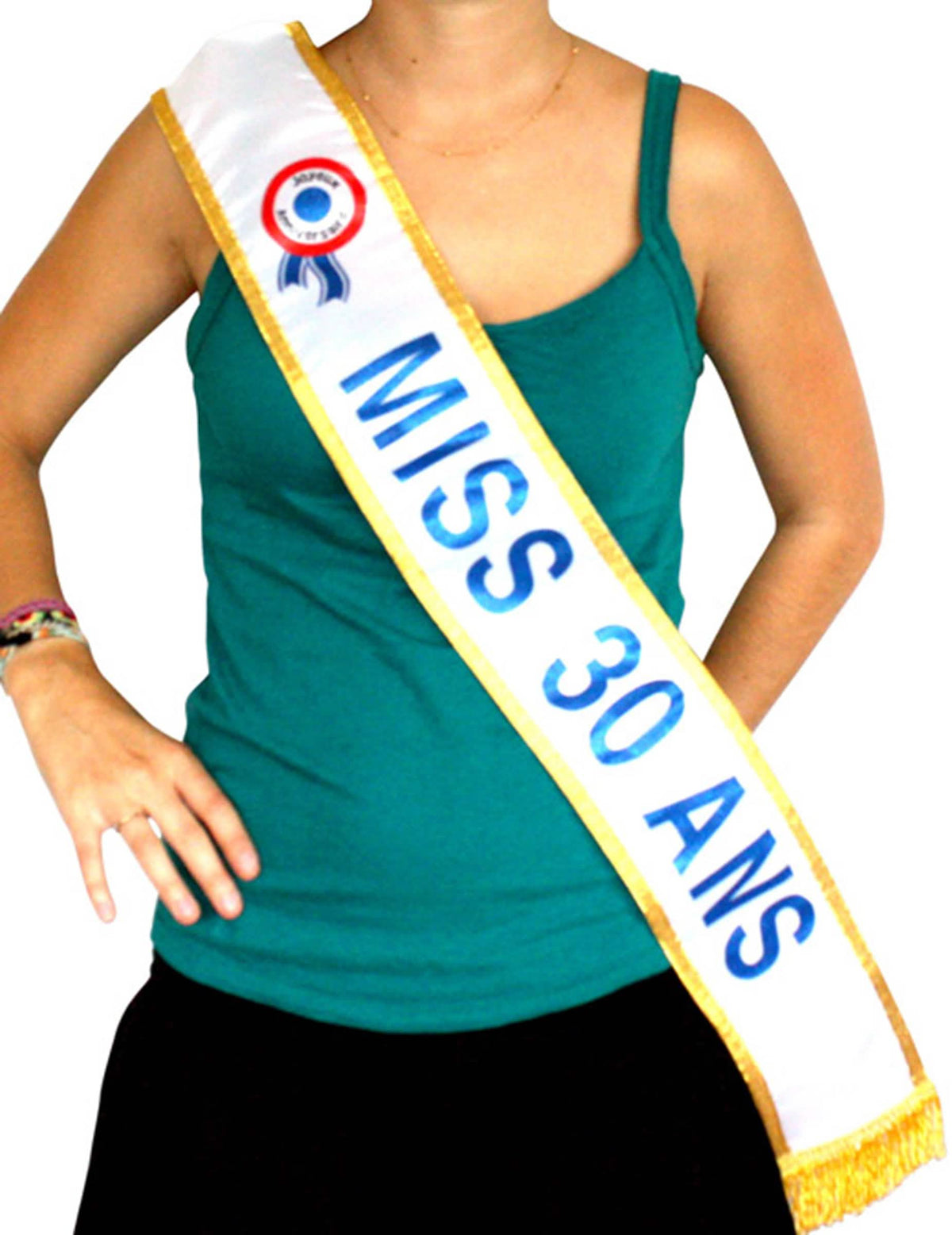 Eșarfă Miss 30 ani pentru femeie albă cu margine auriu și inscripție albastră