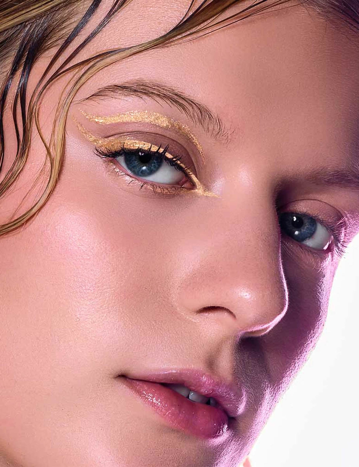 Eyeliner cu sclipici sau metalic - Si si la paillette™