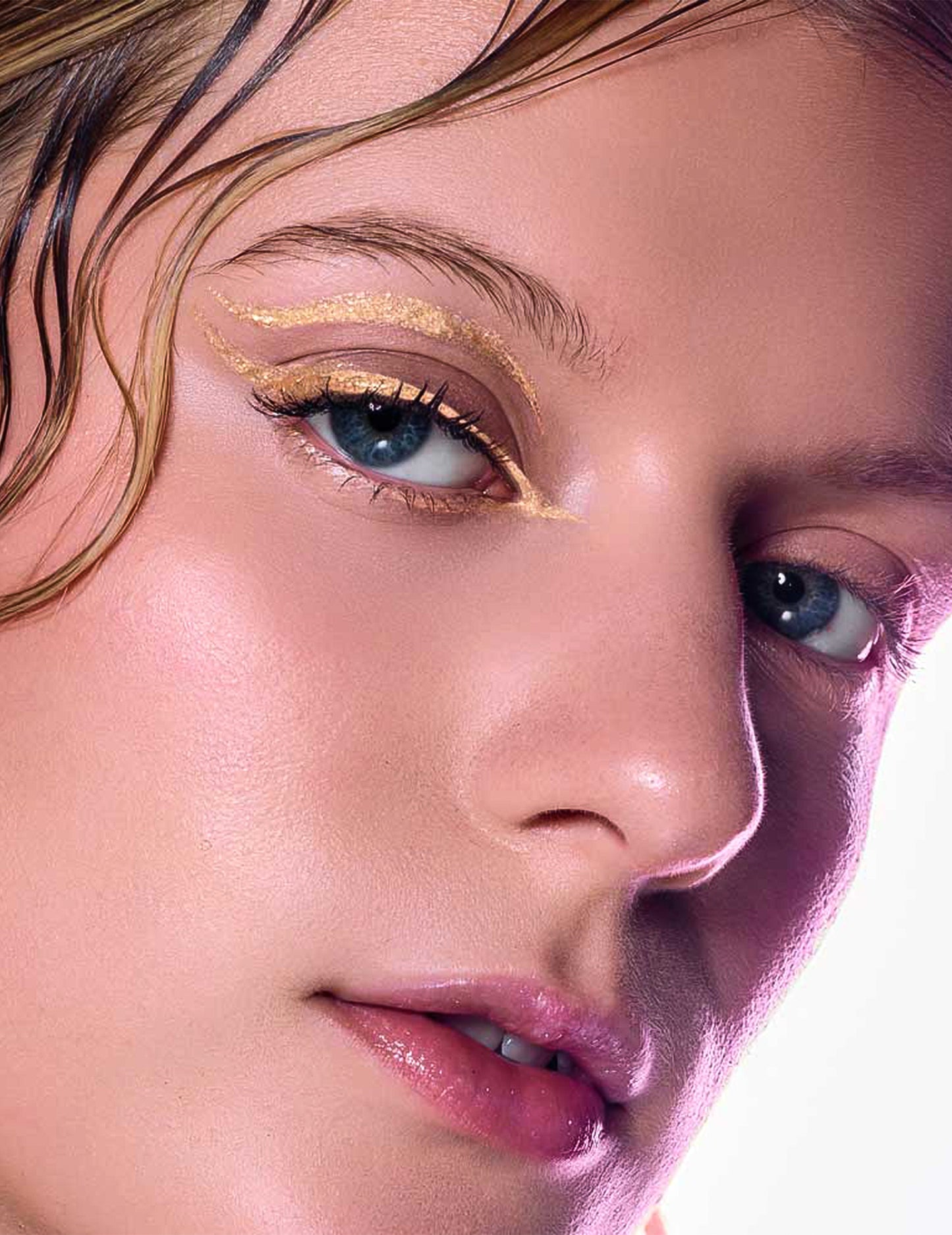 Eyeliner cu sclipici sau metalic - Si si la paillette™