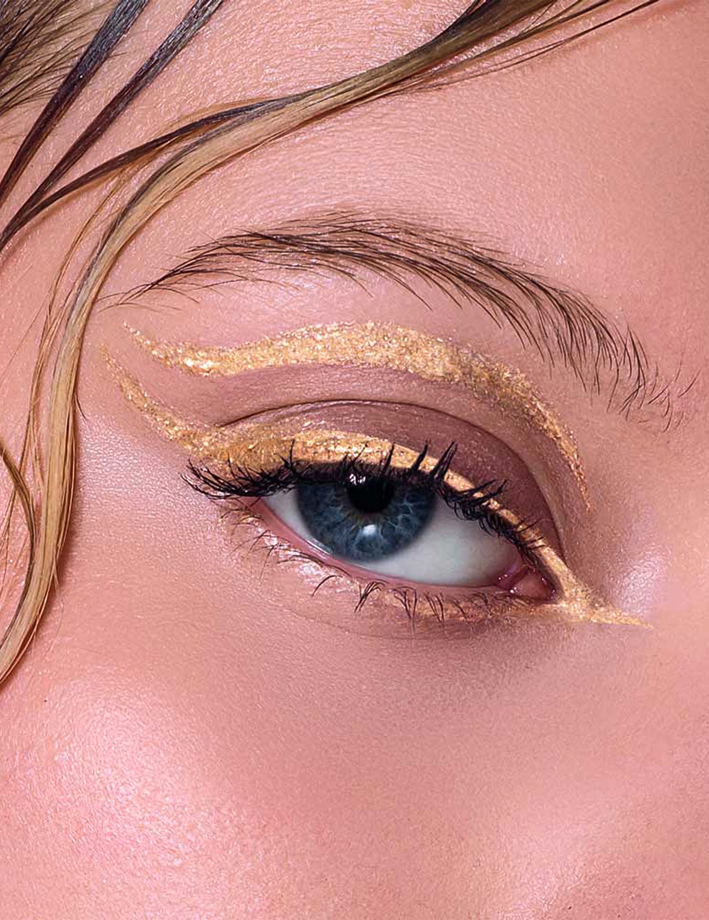 Eyeliner cu sclipici sau metalic - Si si la paillette™
