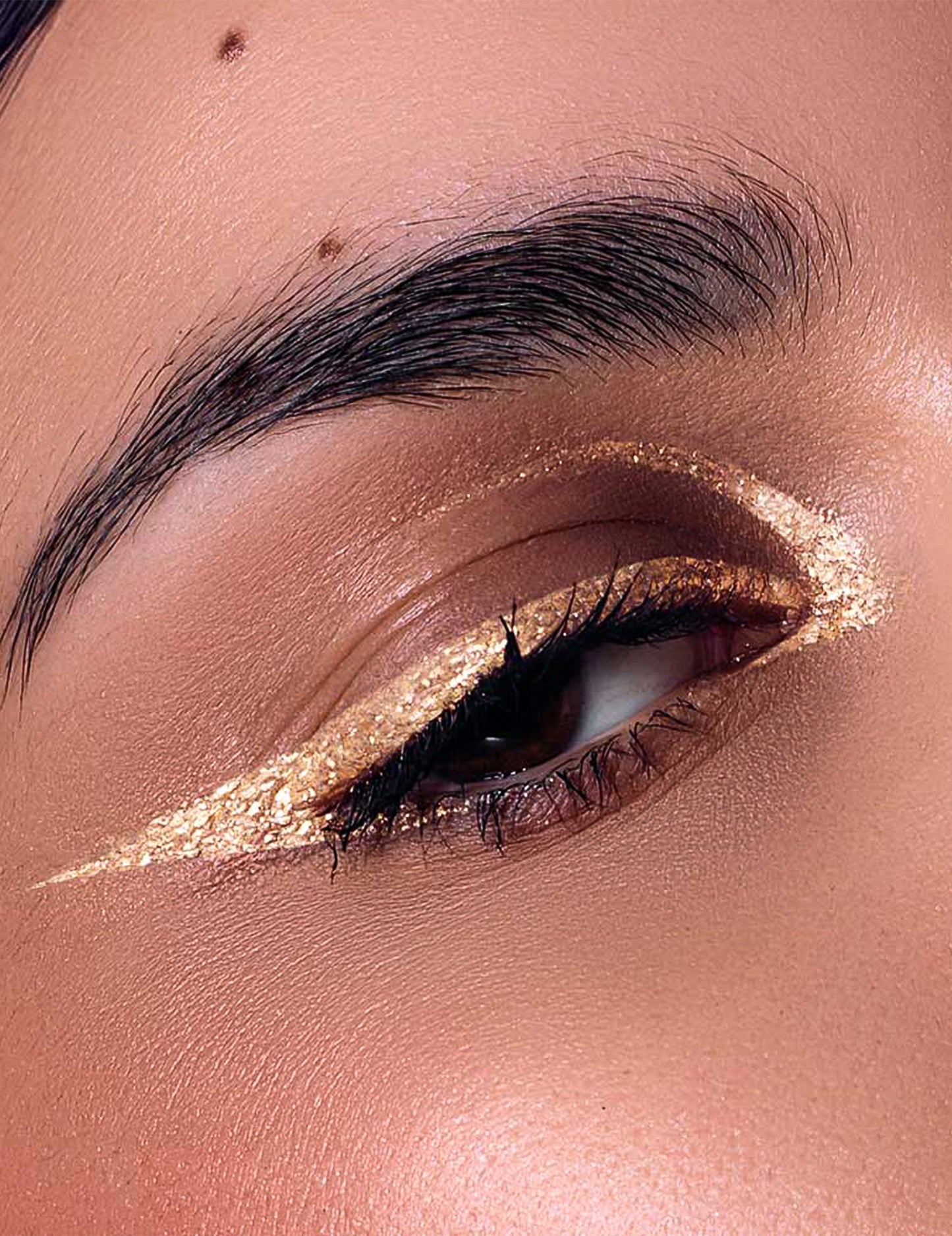Eyeliner cu sclipici sau metalic - Si si la paillette™