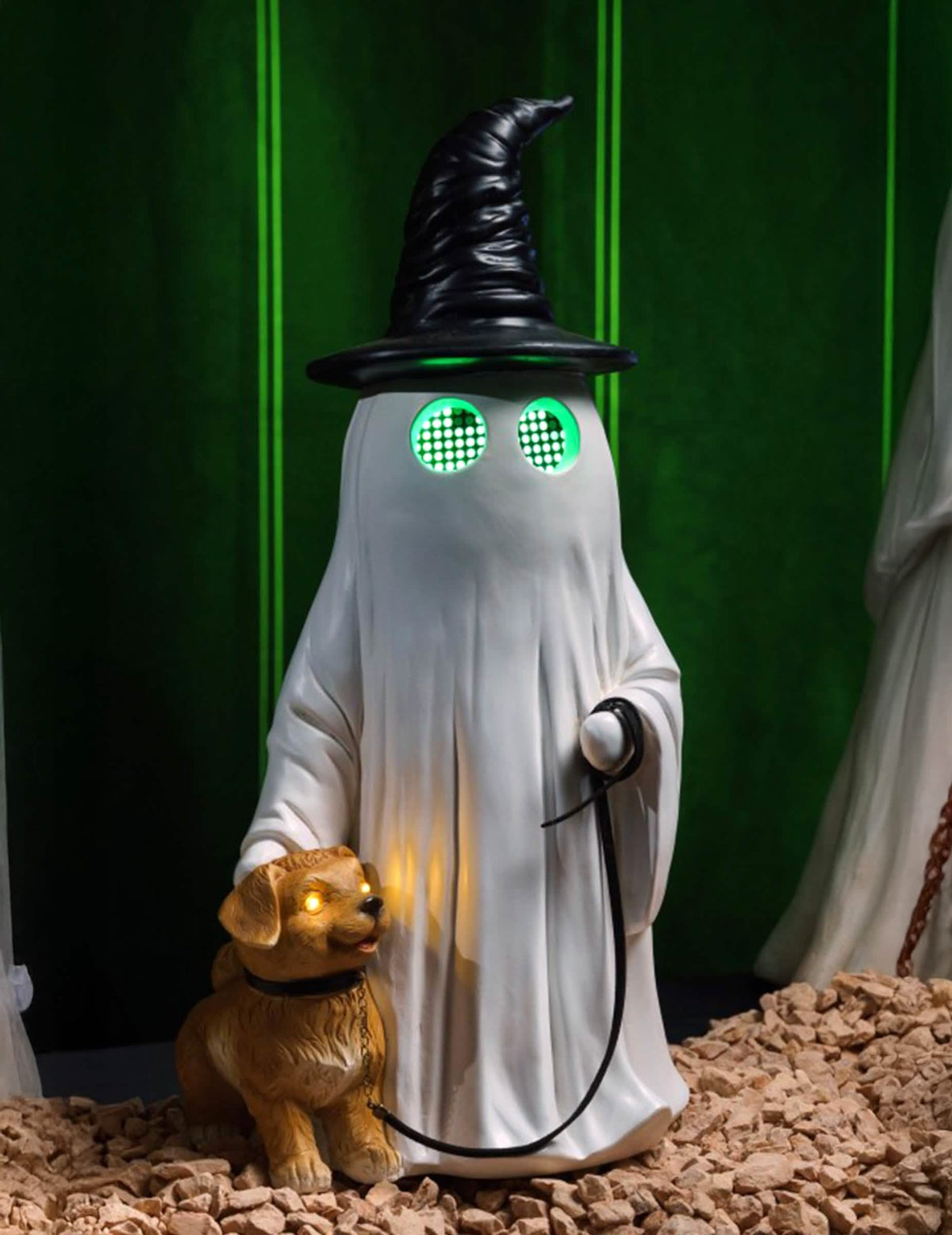 Fantôme décoratif Summerween en résine avec chapeau pointu chien et yeux LED animés 23,5 x 20 x 45,5 cm