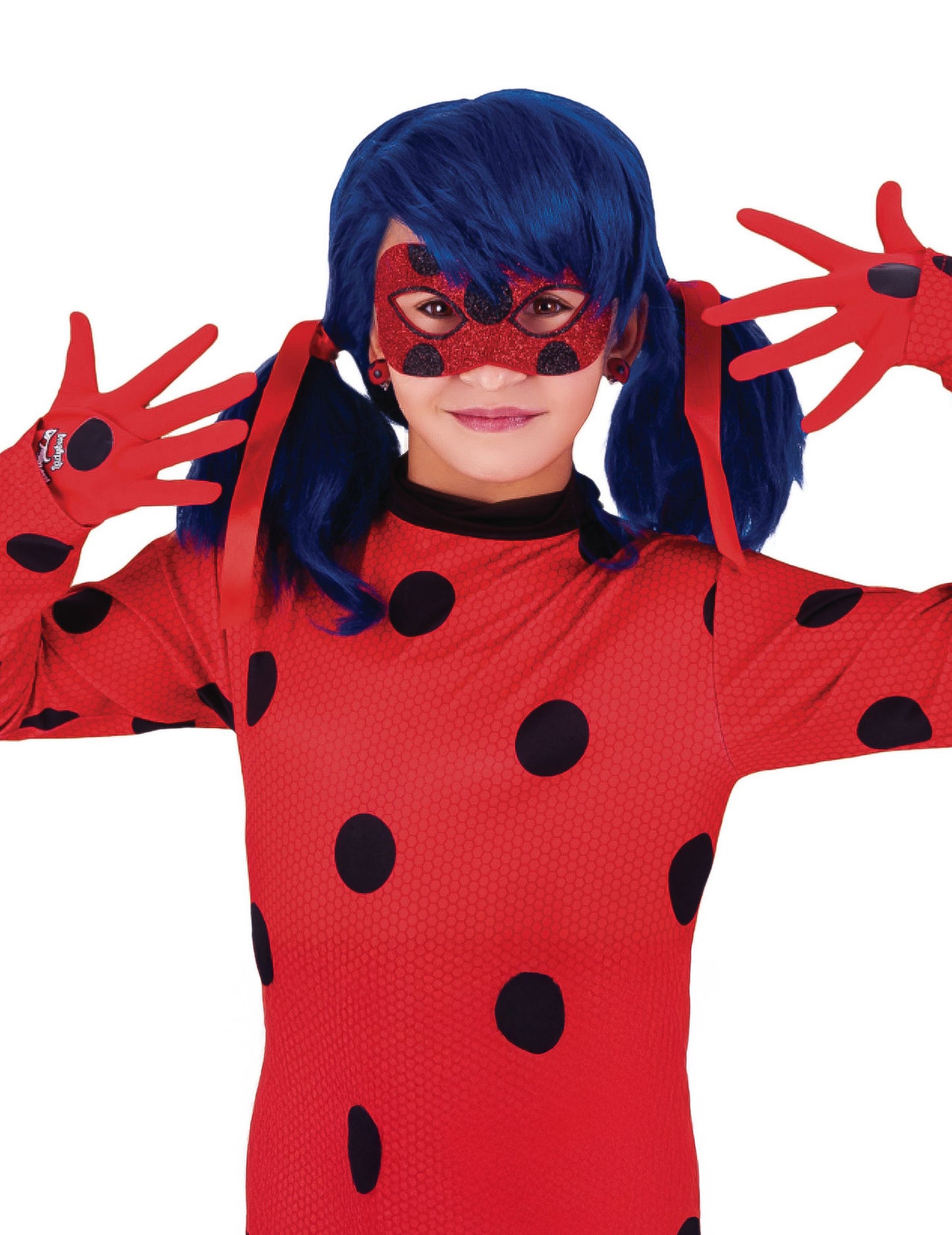 Copii cu mănuși de ladybug