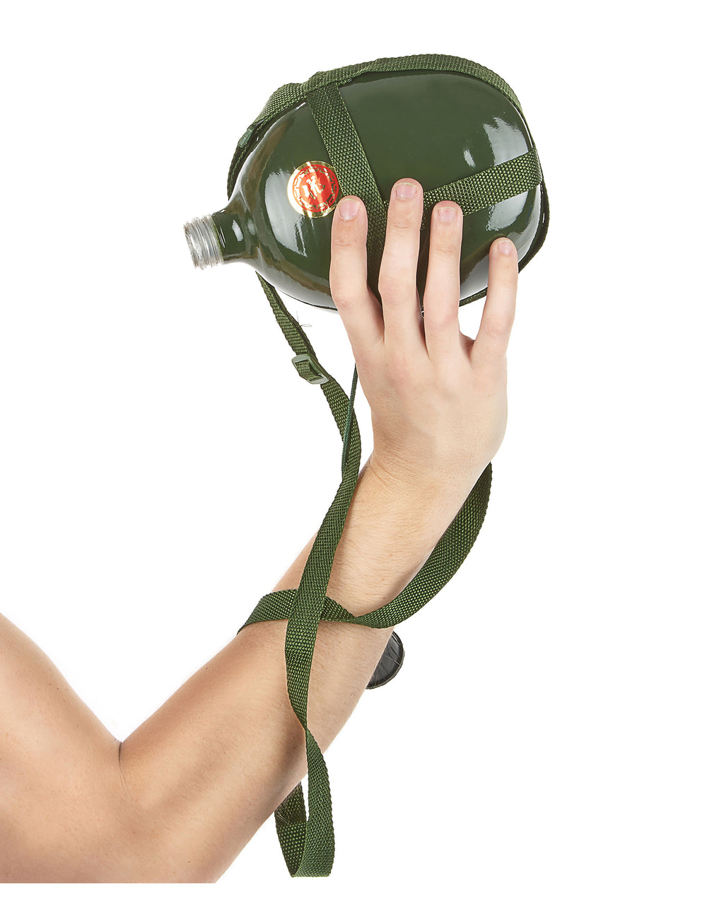 Détail de la prise en main de la gourde militaire