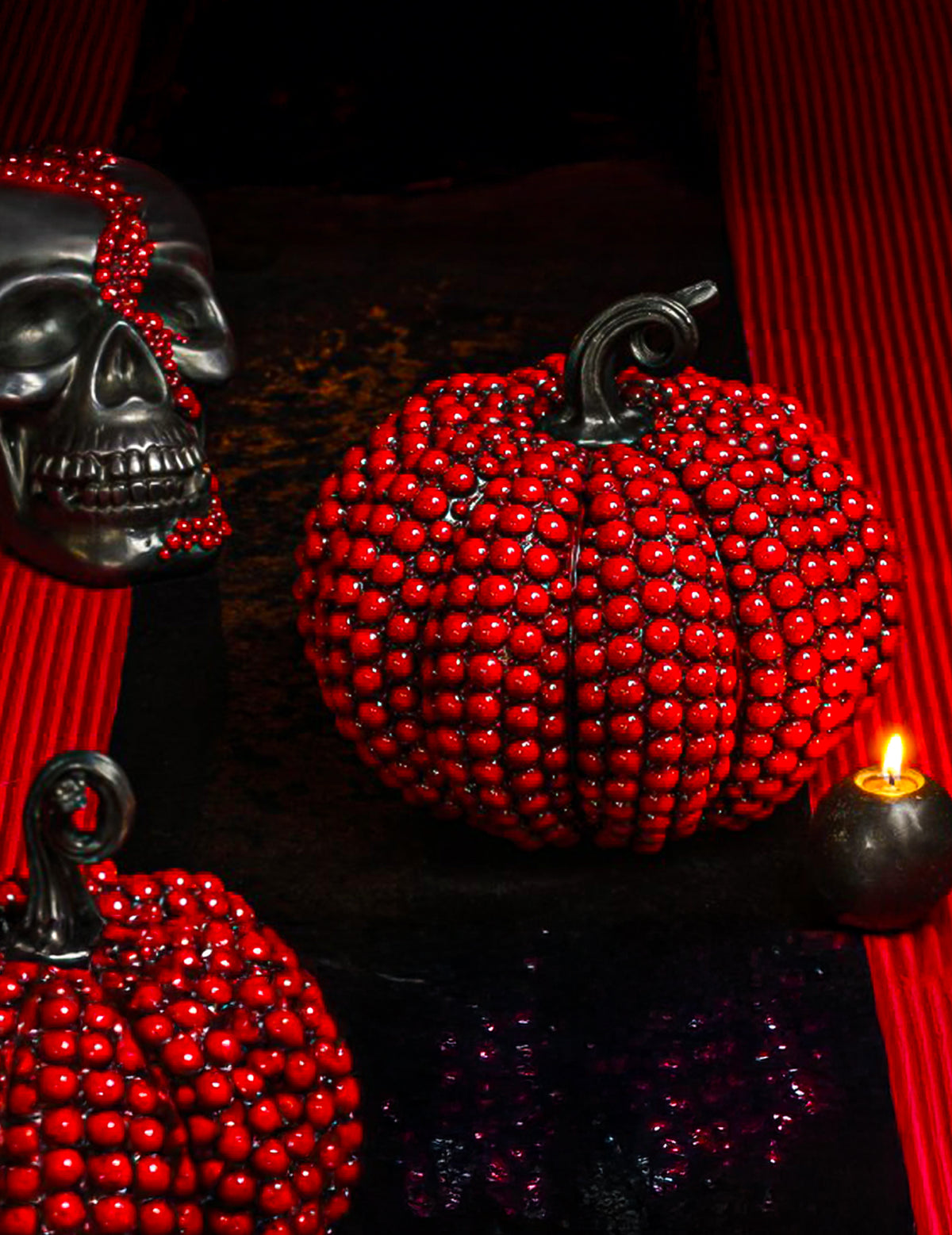 Grande citrouille décorative en résine avec perles rouge sang 24 x 22 x 21 cm