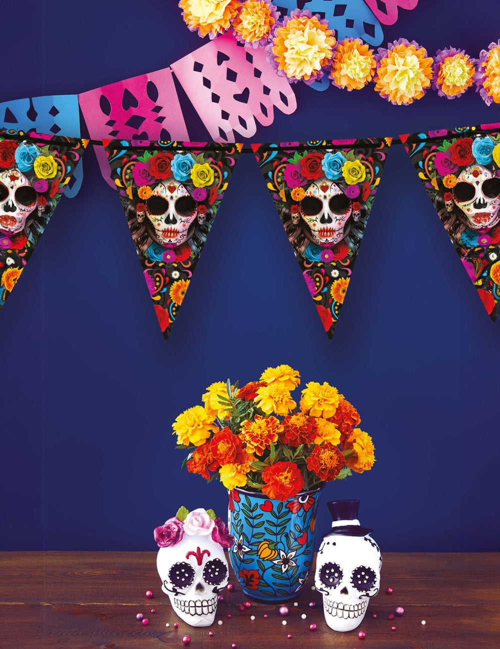 Mise en situation de la guirlande à fanions Dia de los muertos