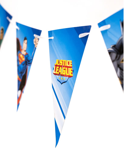 Garland în Fanions Justice League 2M