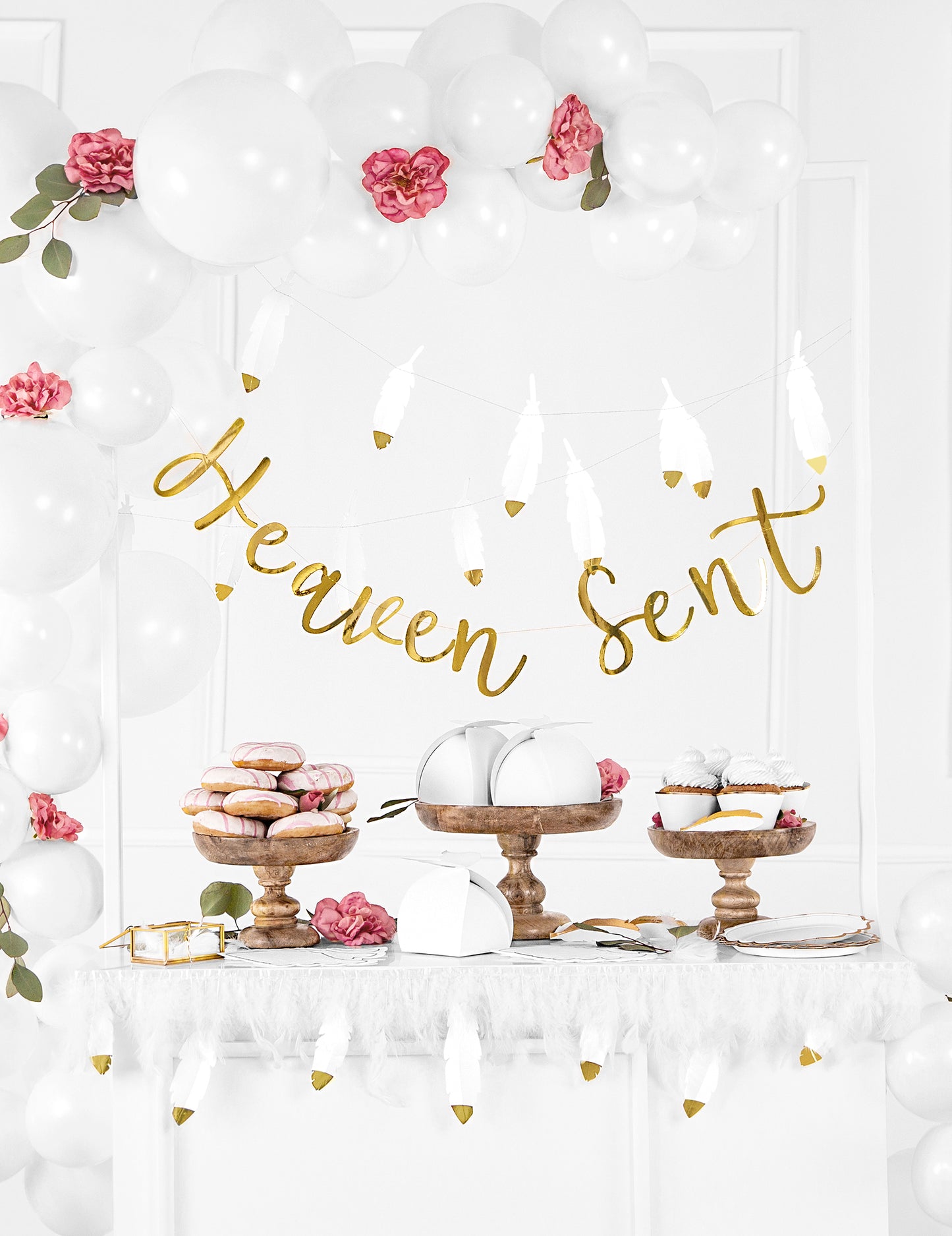 Ghirlandă din pene albe și aurii 13,5 cm decorațiuni de nuntă x 1,6 m