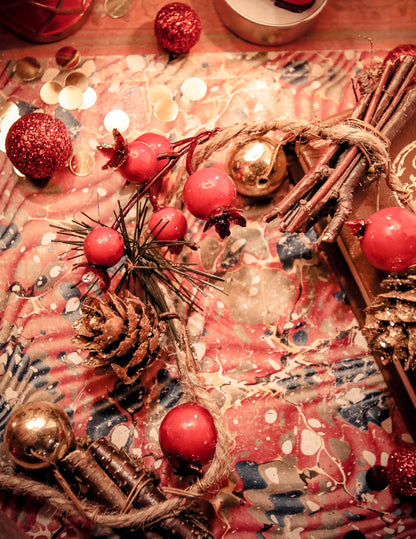 Ghirlandă cu conuri de pin și bobițe 120 cm 