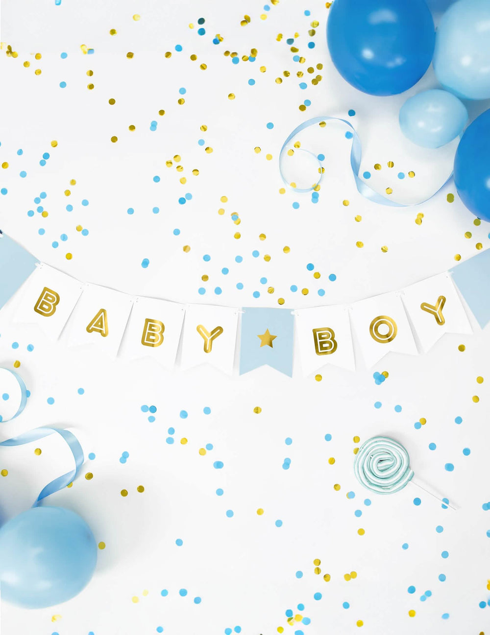 Vedere de sus cu baloane și confetti de la ghirlanda cu fanioane Baby Boy