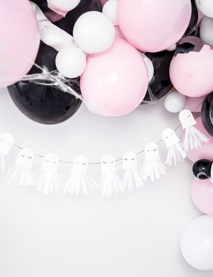 Ghirlandă de hârtie cu fantome albe și aurii, 1,3 m, necesită asamblare