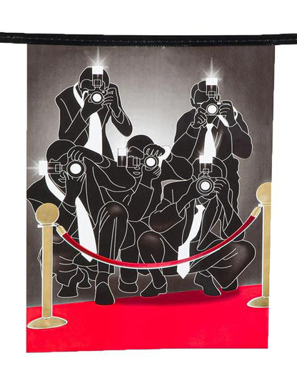 Détail du fanion avec silhouettes de paparazzi de la guirlande fanions papier VIP pour décoration cinéma