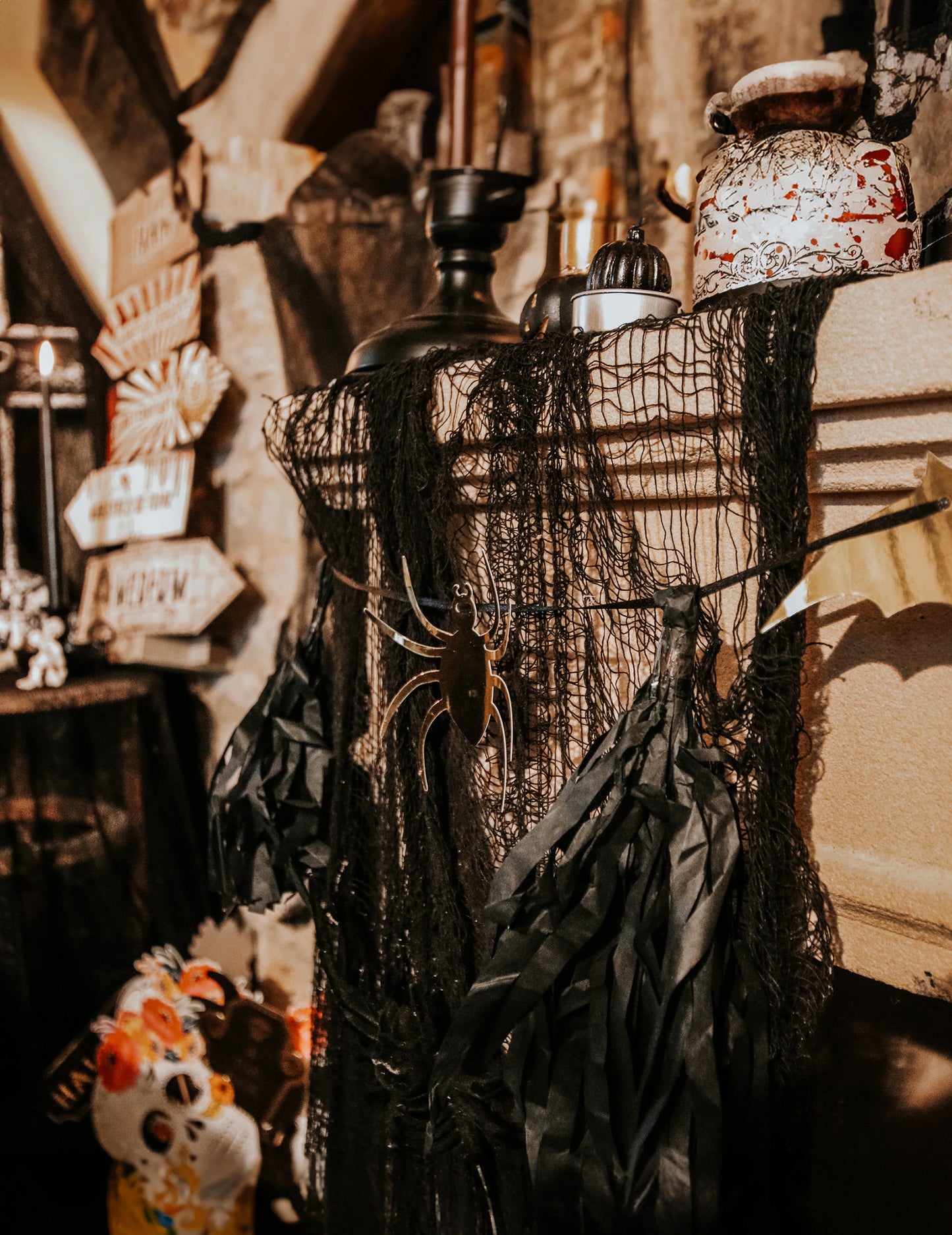 Ghirlandă de Halloween Neagră și Aur cu ciucuri de 2 M