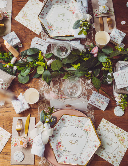 Ghirlandă de 1,40 m cu bujor alb, laur și eucalipt pentru nunți