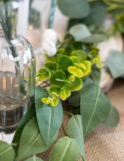 Ghirlandă de 1,40 m cu bujor alb, laur și eucalipt pentru nunți