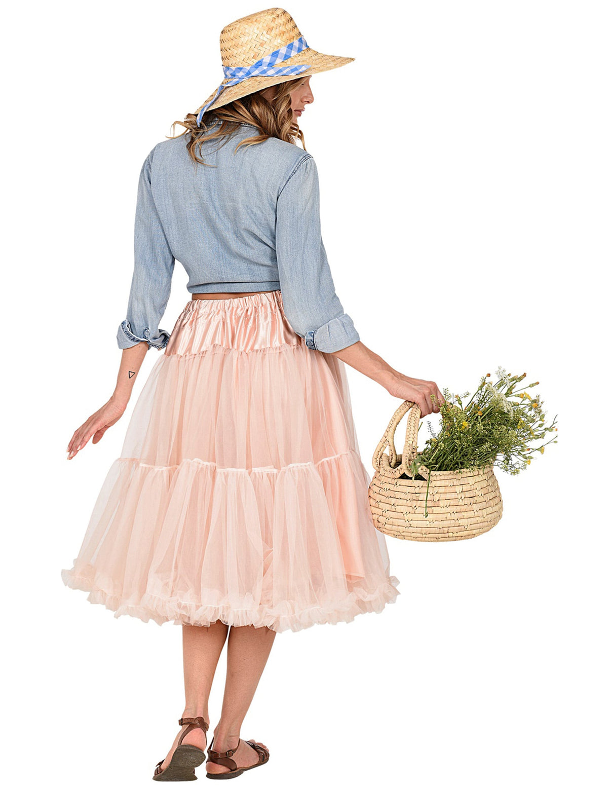 Vue de dos du jupon en tulle pour femme beige rosé