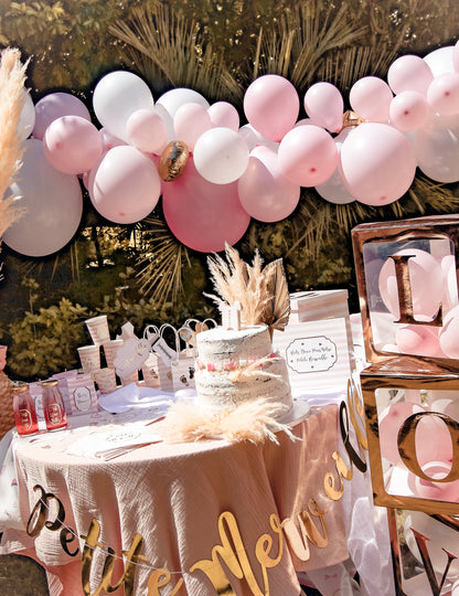 Set arcadă cu 57 de baloane roz, alb și auriu