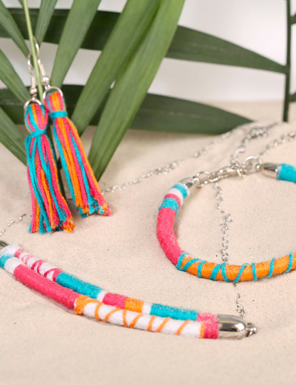 Trusă pentru realizarea de bijuterii multicolore 12,5 x 13 cm complet