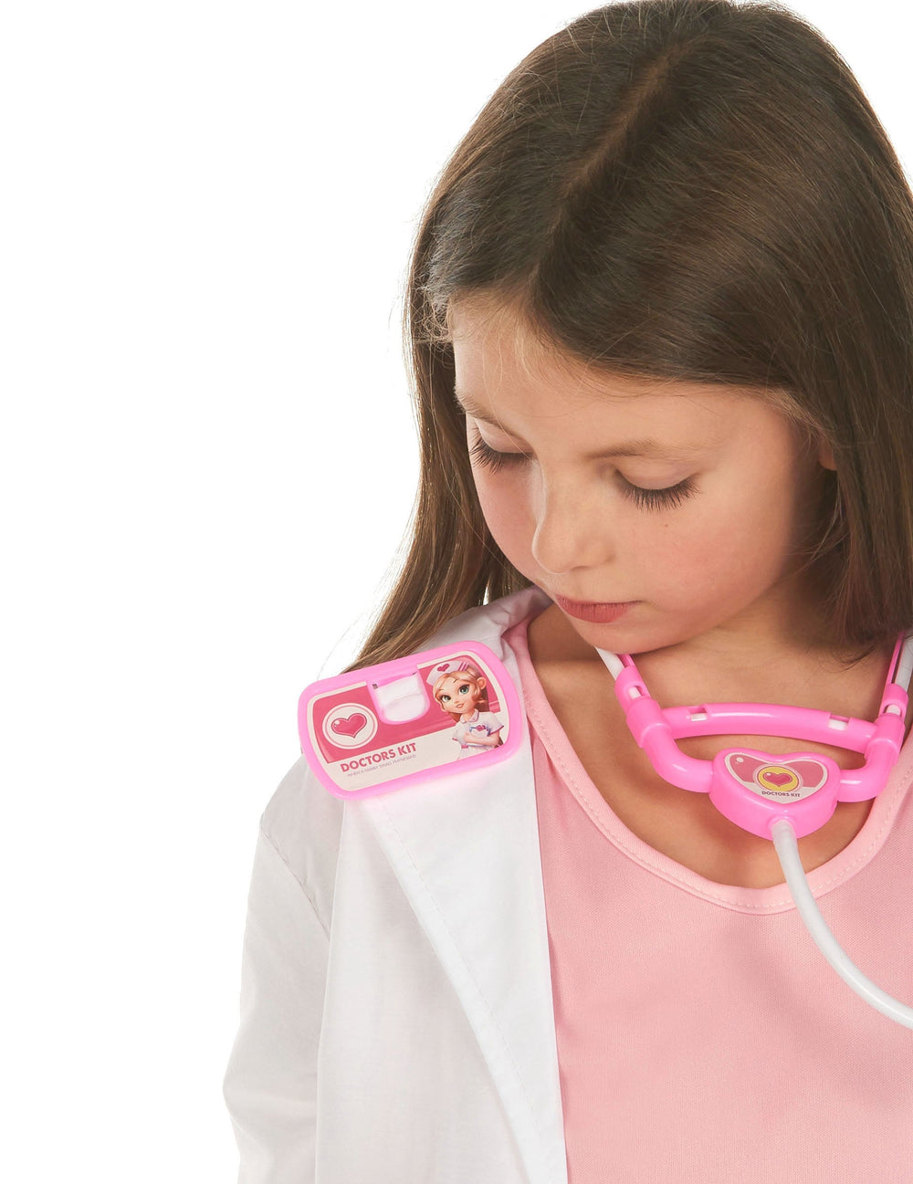 Détail du badge et du stéthoscope du kit de docteur pour enfant