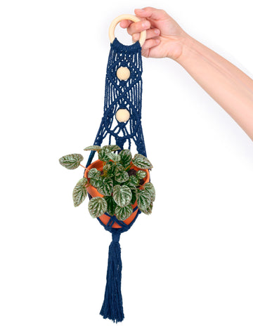 Set plante suspendate macrame, albastru, 10 x 60 cm cm cu ghiveci de teracotă
