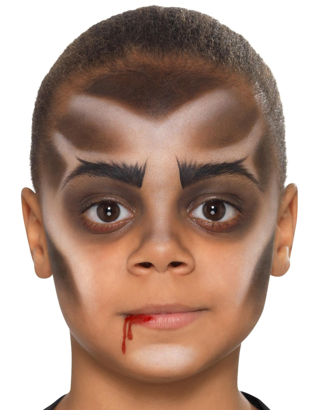Détail du maquillage du visage et de l'effet sang du kit maquillage vampire avec dentier