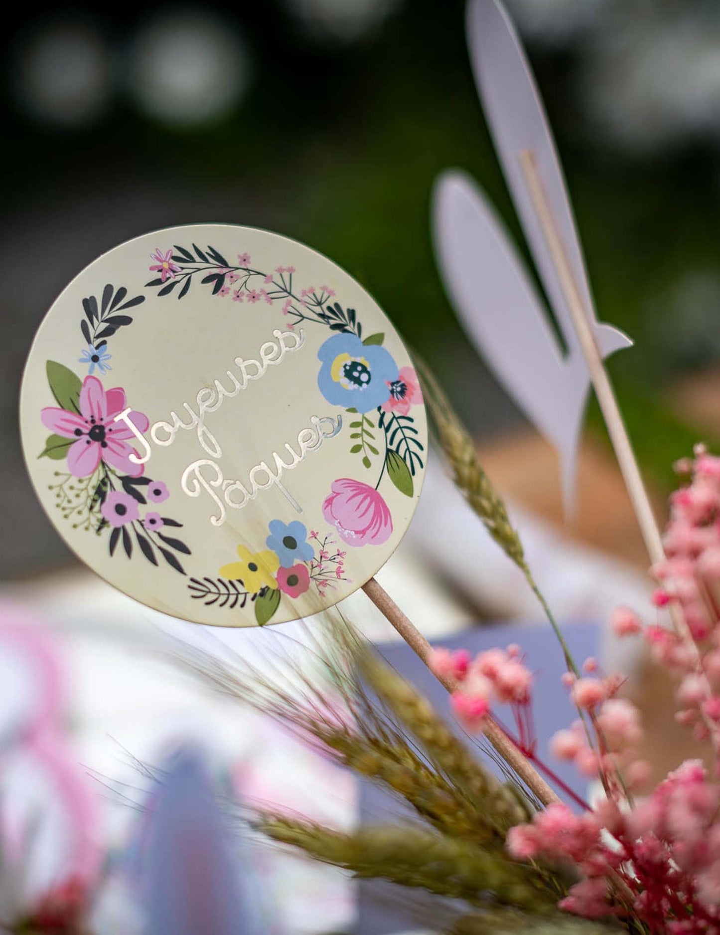 Kit cabină foto cu imprimeu de iepuraș de Paște Liberty și 11 accesorii florale