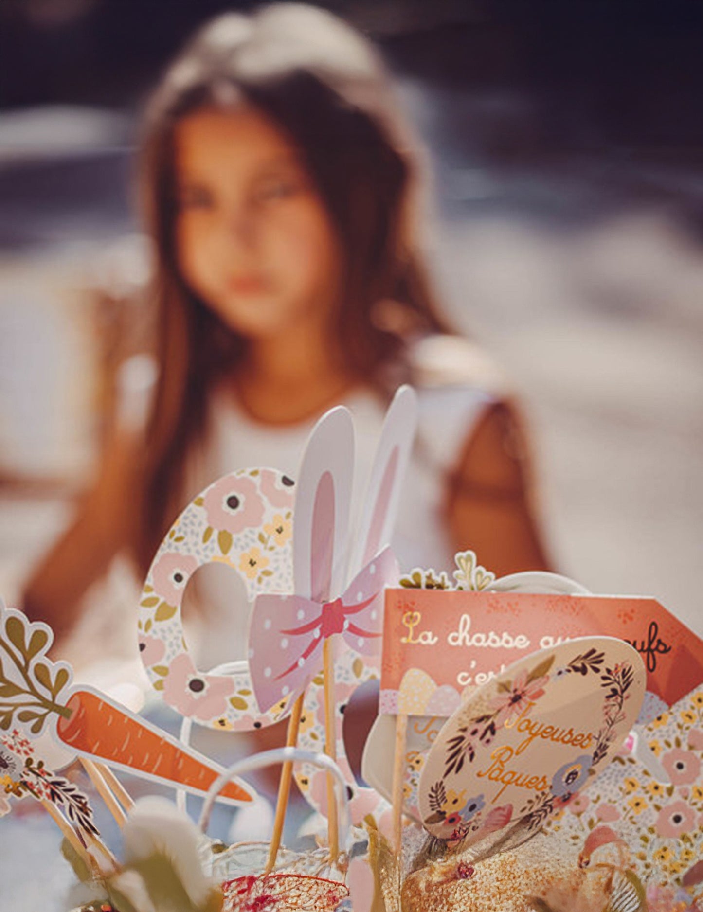 Kit cabină foto cu imprimeu de iepuraș de Paște Liberty și 11 accesorii florale