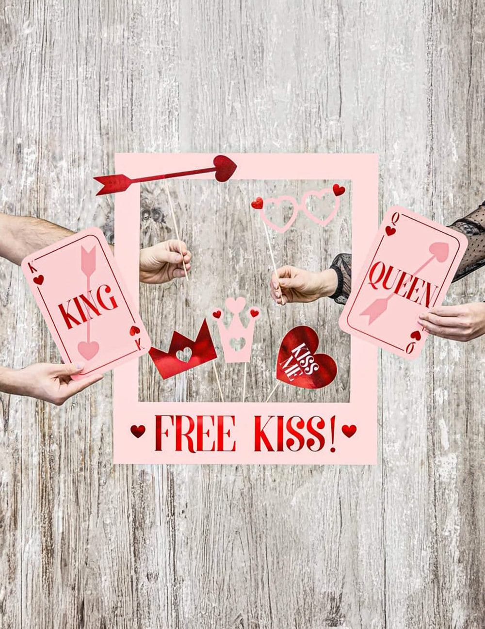 Punerea în scenă a kitului photobooth love is in the air