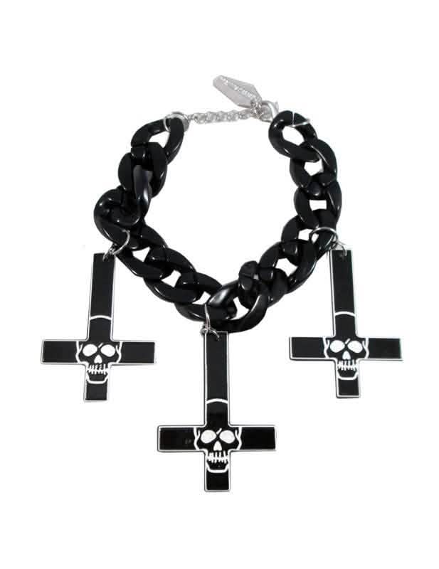 Brățară cu cruce craniu pentru adult negru cu pandantive de cruci inversate și capete de mort