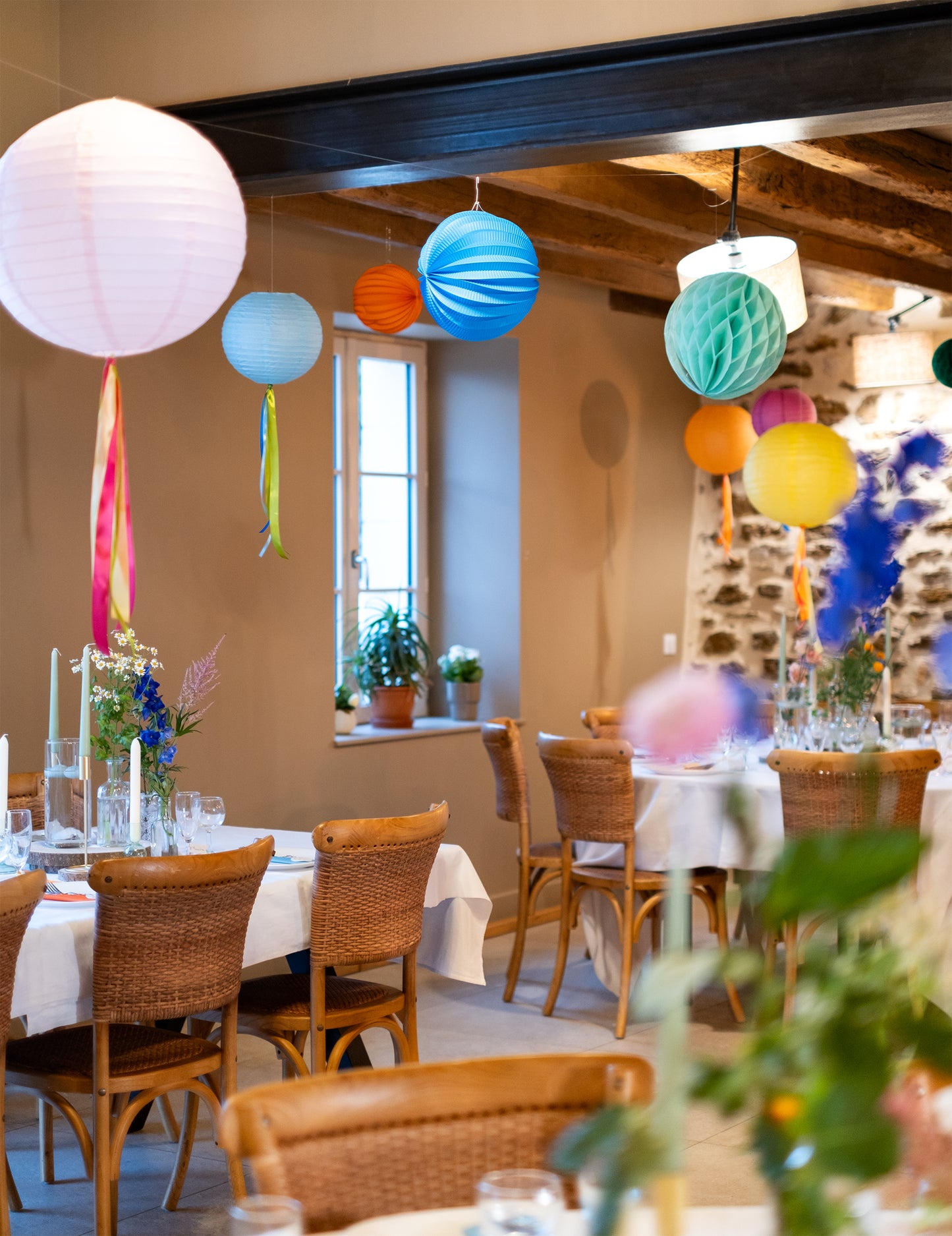 Lampion sferic albastru turcoaz 23 cm pentru agățat 