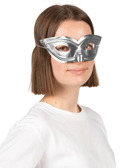 Lup argintiu strălucitor adult