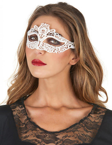 Masca albă a femeilor albe