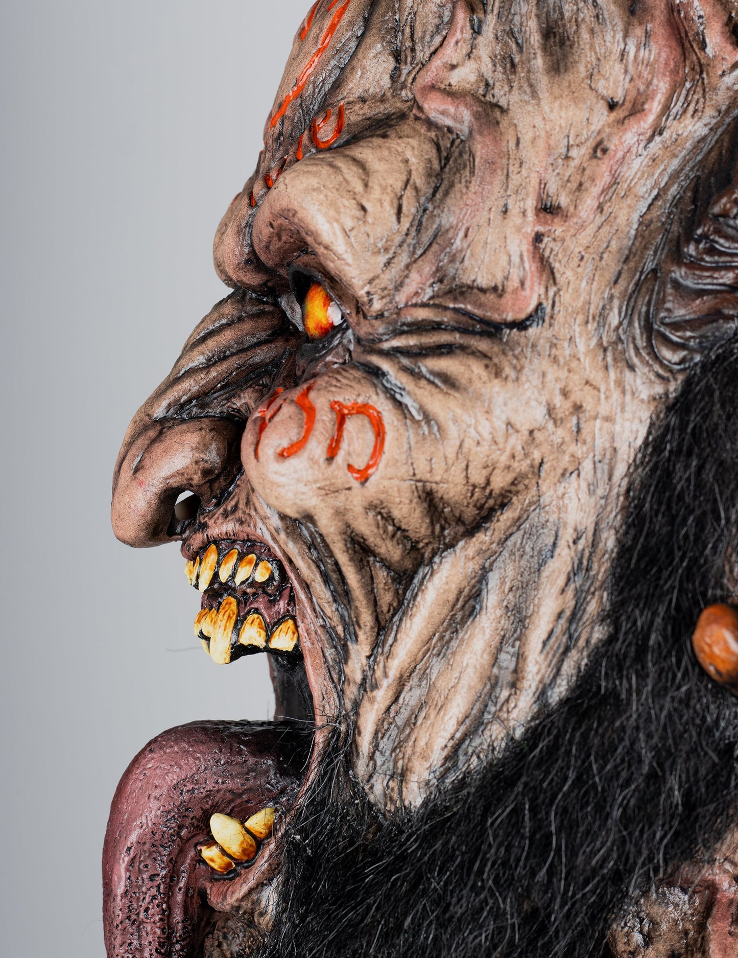 Vue de profil du masque intégral monstre de l'apocalypse