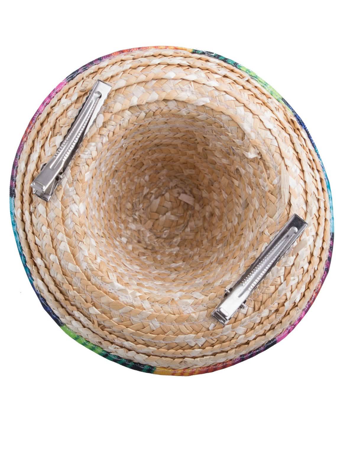 Vedere din interiorul mini-sombreroului colorat cu cleme de păr