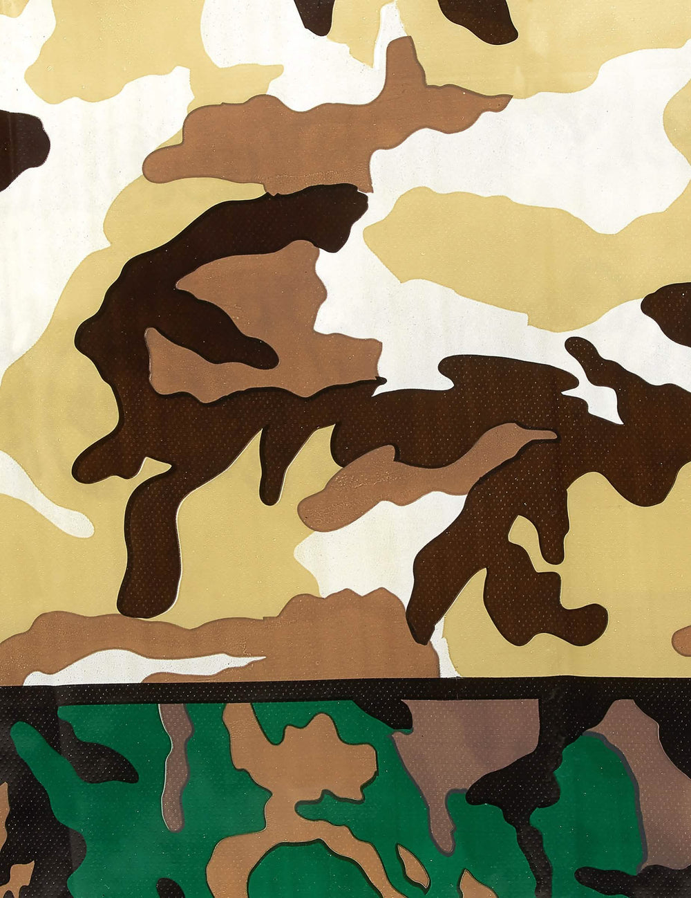 Detaliu al modelului feței de masă din plastic militar cu model de camuflaj