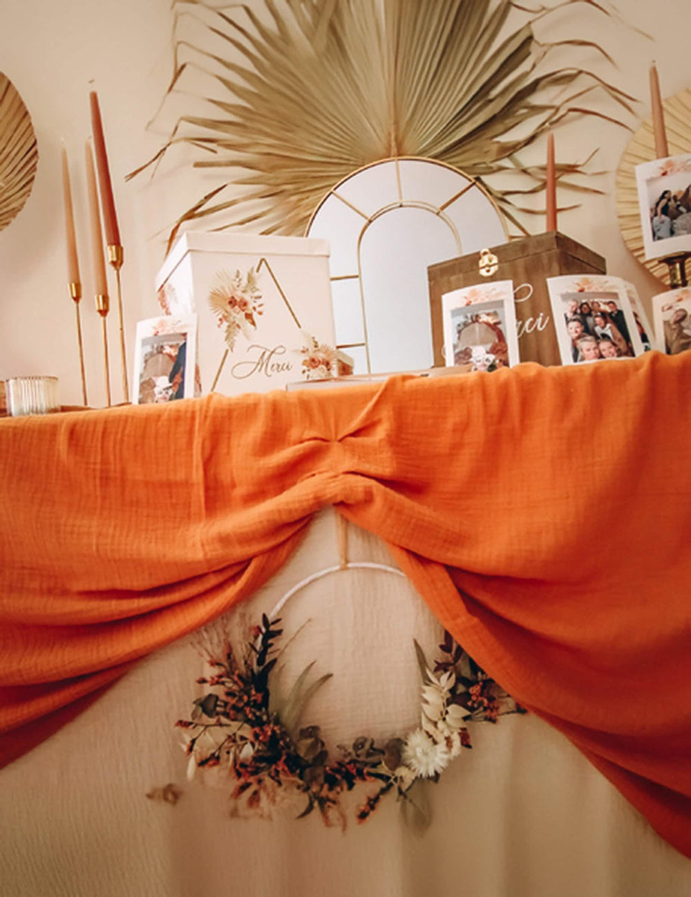 Aranjare de masă cu față de masă din muselină de bumbac boho, culoarea pământului ars