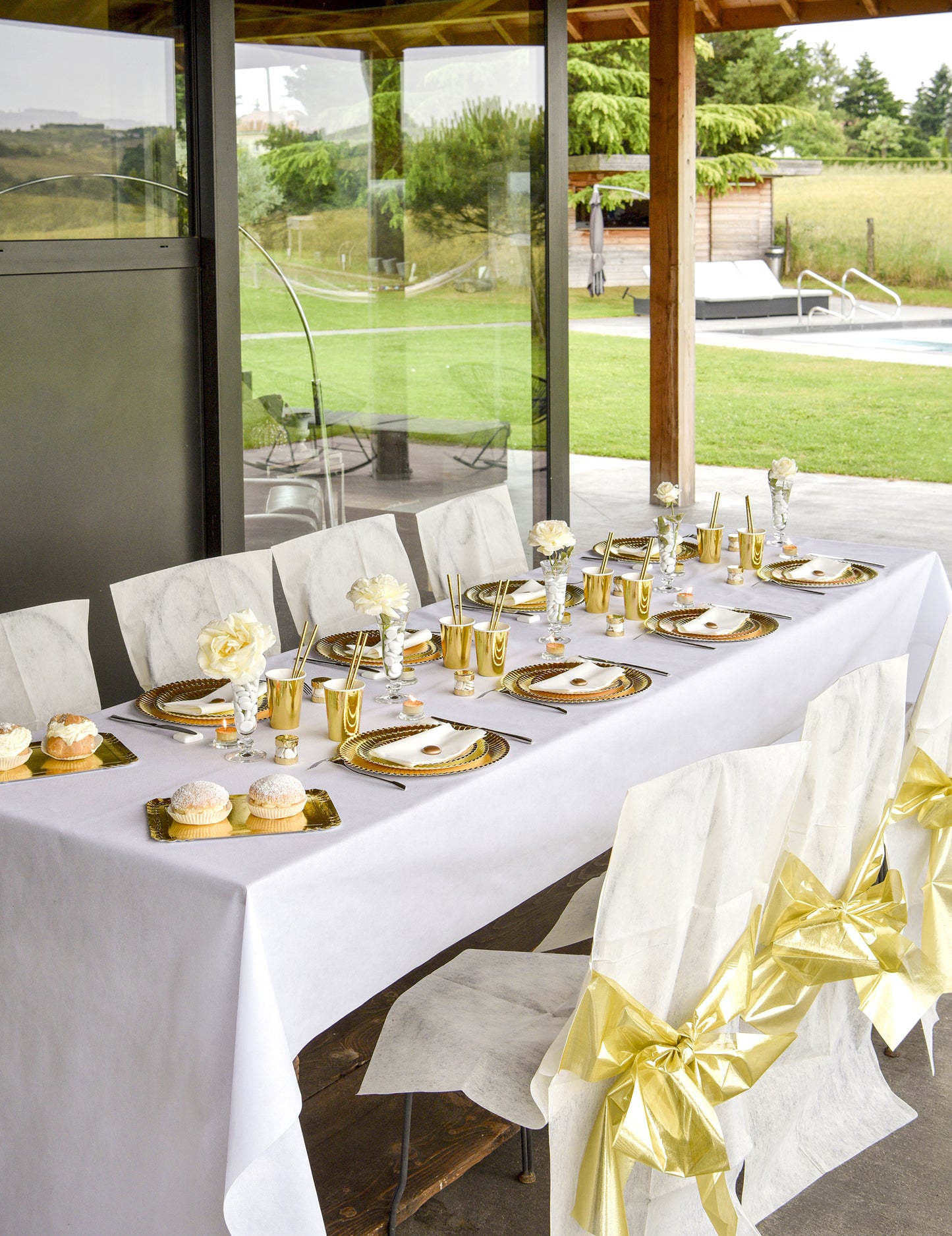 Nappe intissée blanche 150 x 300 cm