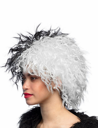 Vedere din profil a perucii crude