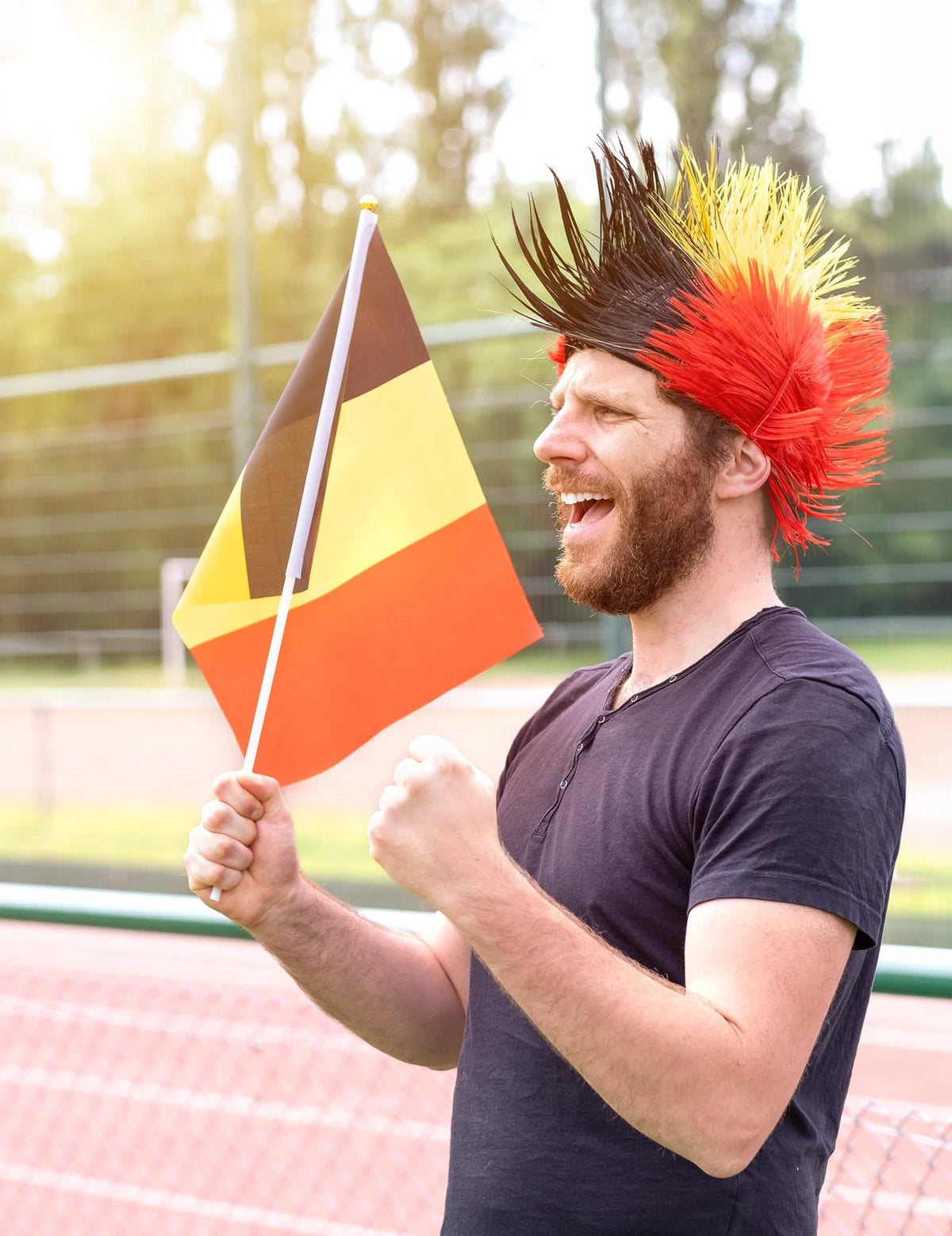 Vedere din profil a perucii punk suporter belgia