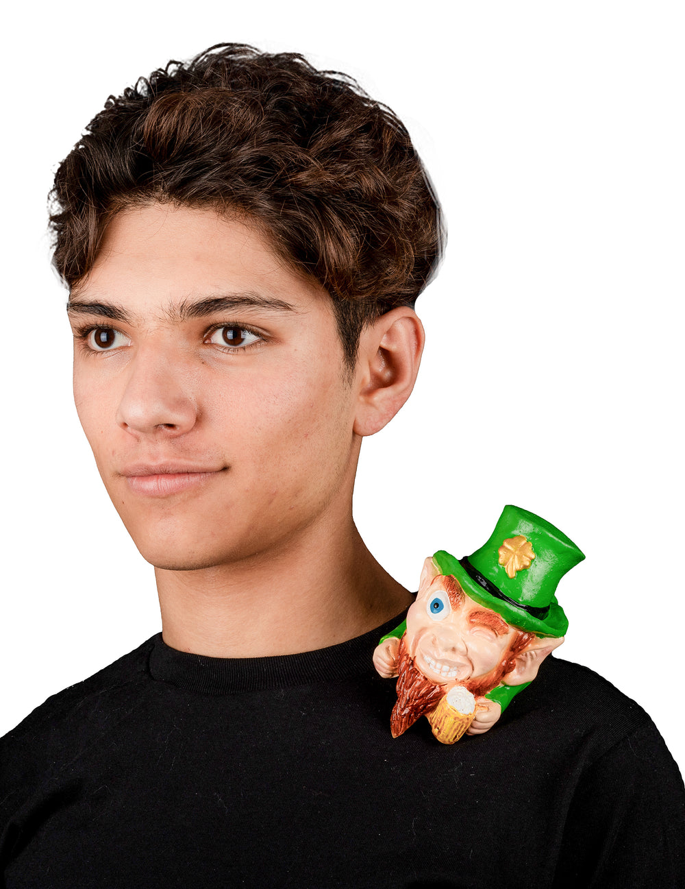 Mise en situation du petit leprechaun d'épaule pour adulte