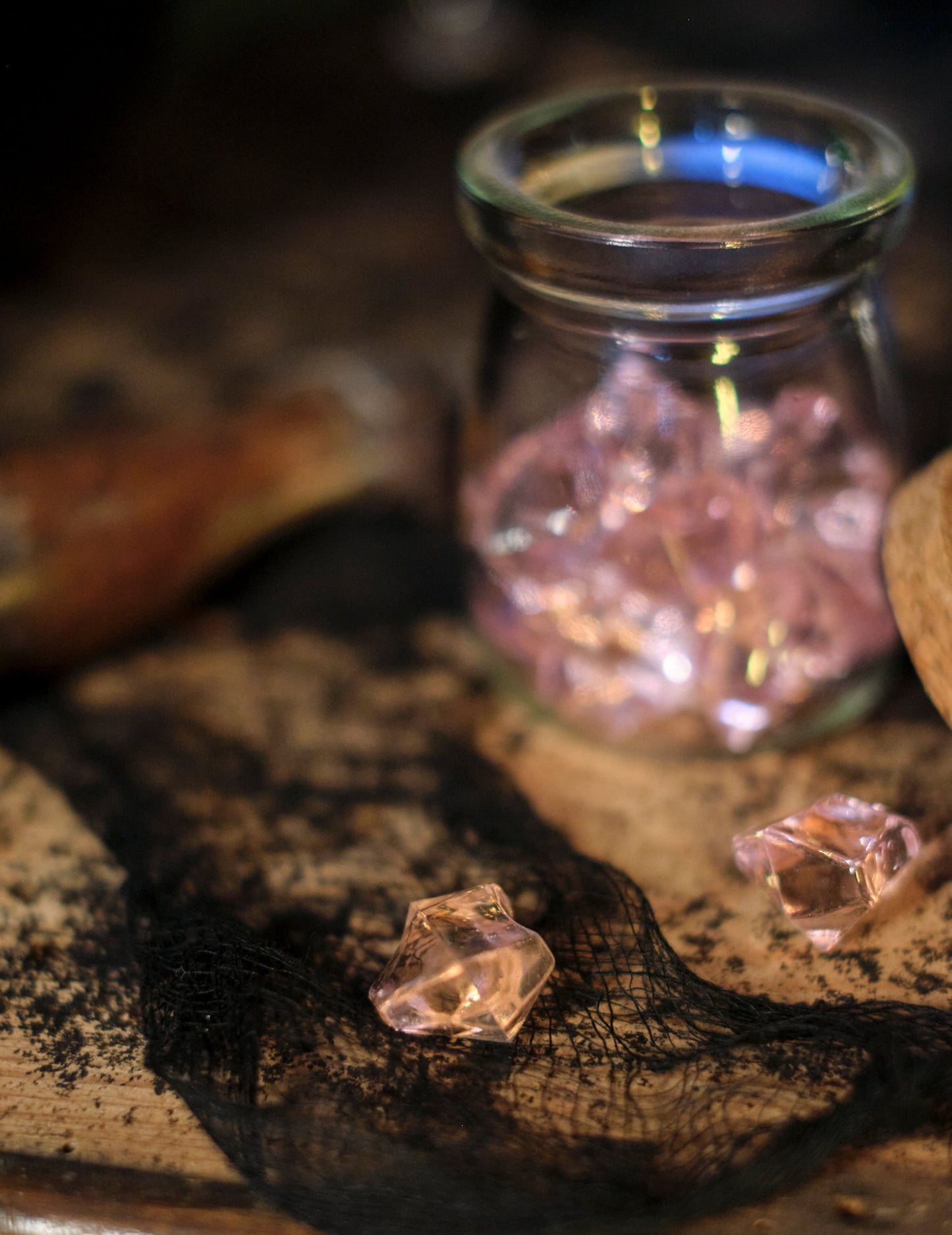 100g pietre roz cu efect de cristal pentru decorarea mesei