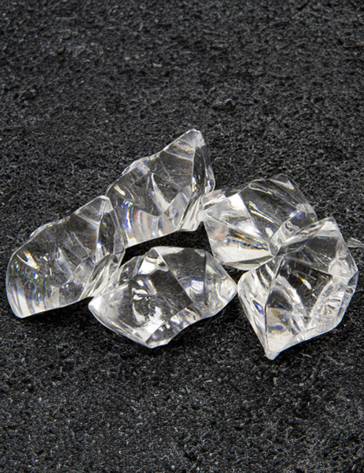 Pietre cu efect de cristal transparente pentru masă
