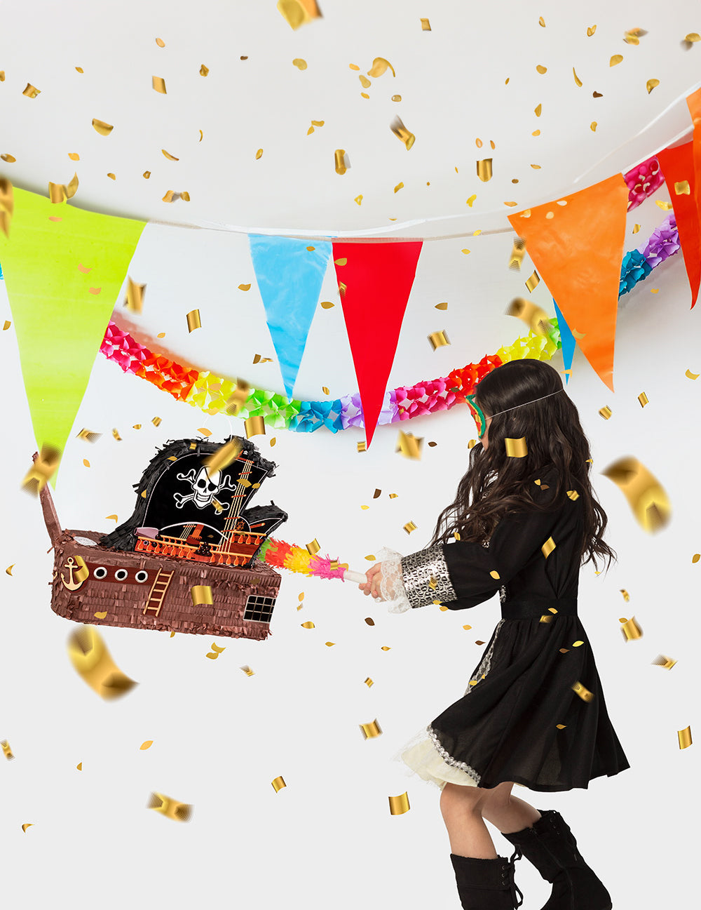 Mise en situation de la piñata bateau de pirate