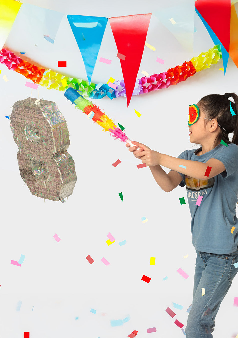 Pinată holografică argintie, numărul 6, 40 x 28 x 8 cm a umple