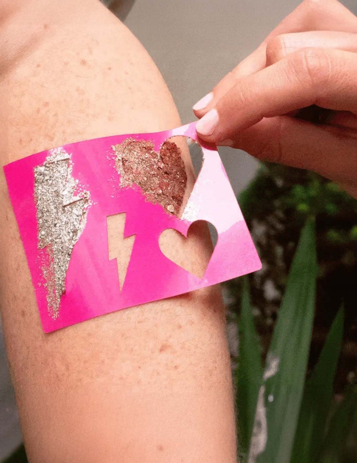 Flash reutilizabil de machiaj reutilizabil stencil și inimi